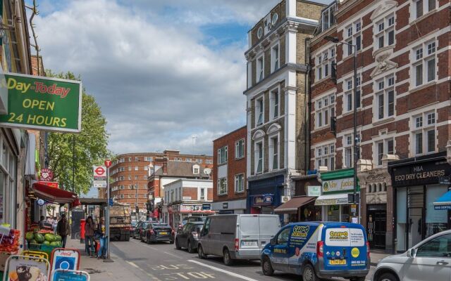 Stunning West Kensington Home by Olympia London