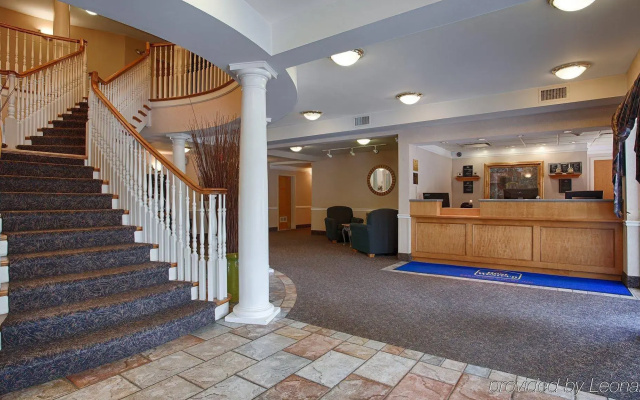 Best Western Plus Executive Court Inn & Conference Center