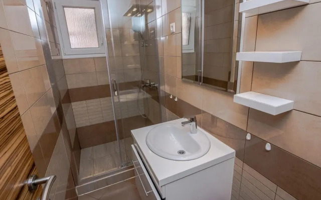 Awesome Home in Vir With 4 Bedrooms and Wifi