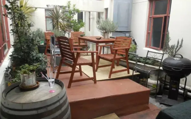 Criterion Art Deco Backpackers