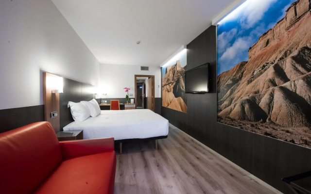 Radisson Blu Hotel and Convention Center, Riyadh Minhal