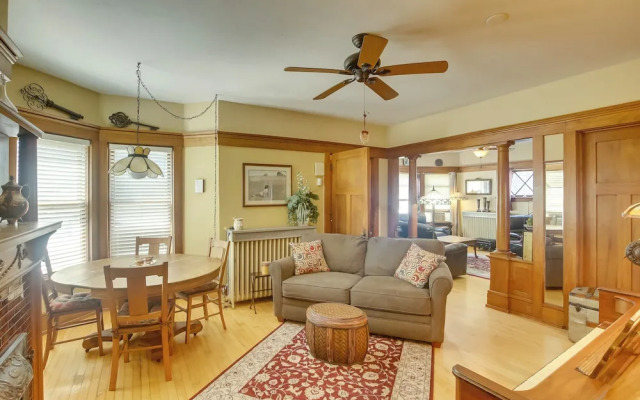 Algoma Victorian - Steps to Lake Michigan!