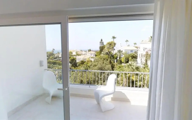 Exquisite Villa Near Beach - Heated Pool