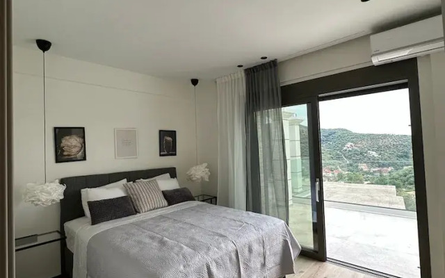 Meliana Homes