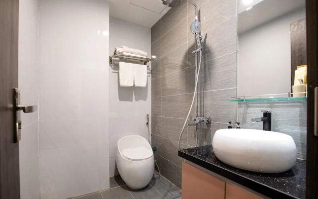 FIRST Studio Hotel Da Nang