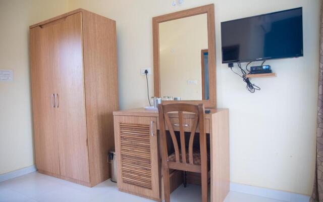 Larios Beach Holiday Resort