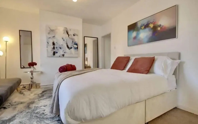 Modern Luxury Cozy Apartment