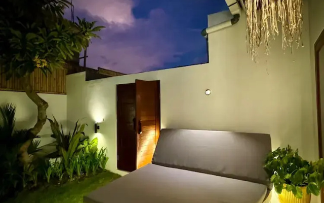 Villa Flora - Seseh Area