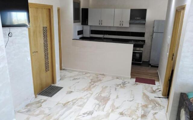 Appartement bien situé Dahomey city . Bahia beach