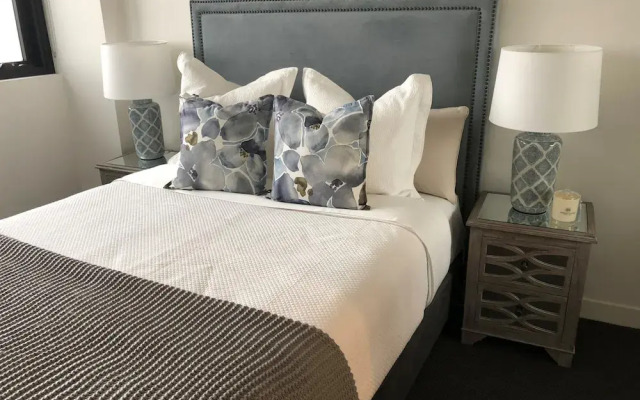 Arena, Unit A1205/75 Shortland Esplanade