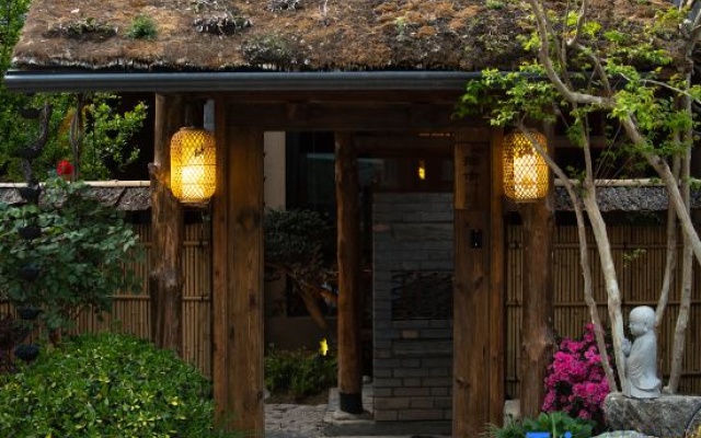 Mountain Cottage | Health Resort and Vacation Bed and Breakfast (Zhongnan Mountain Village) – Outside – Shangluo
