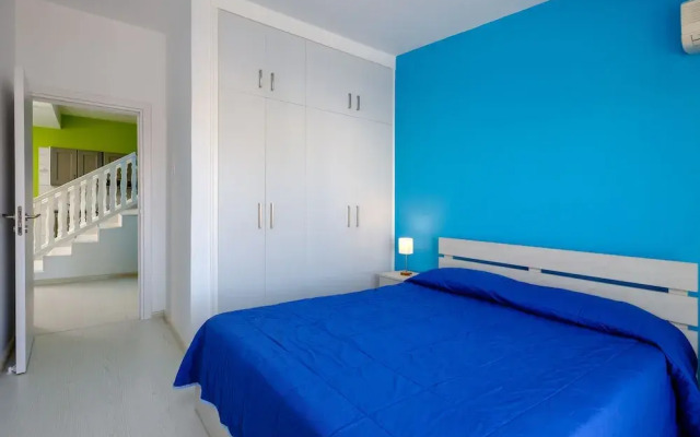 Anonymous - 2BR - 2Floors - Central