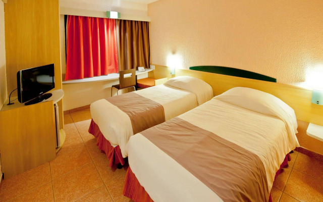 Ibis Santos Gonzaga Praia