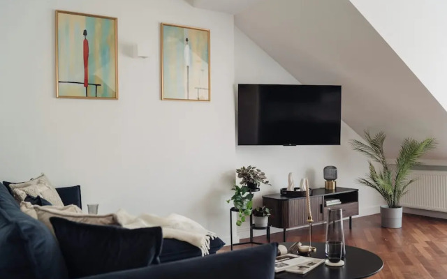 Riverside Nest - LoftAffair