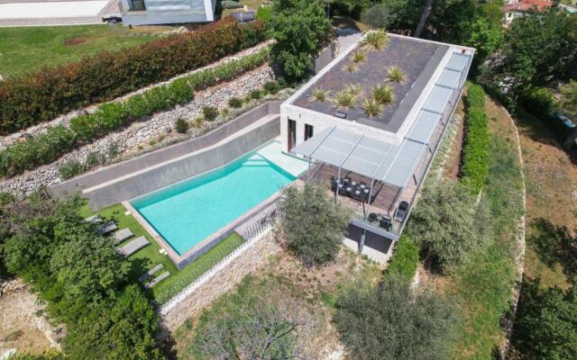 SERRENDY CALIFORNIA-STYLE HOUSE Swimming pool absolute calm!