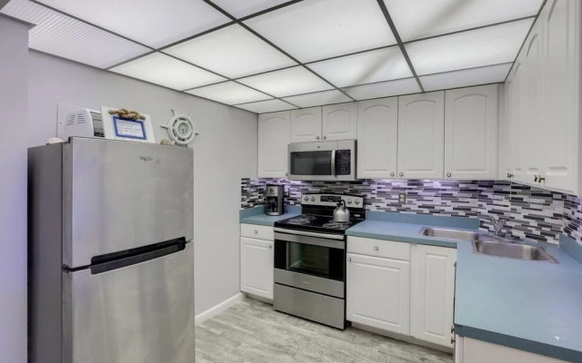 South Seas Tower 4-309