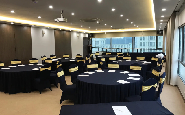 Reyna Hotel Hanoi