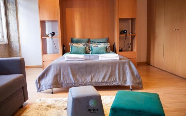 Peter Five Flat by TonsdeVerde