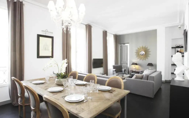 Luxury 3 Bedrooms Le Louvre I by Livinparis