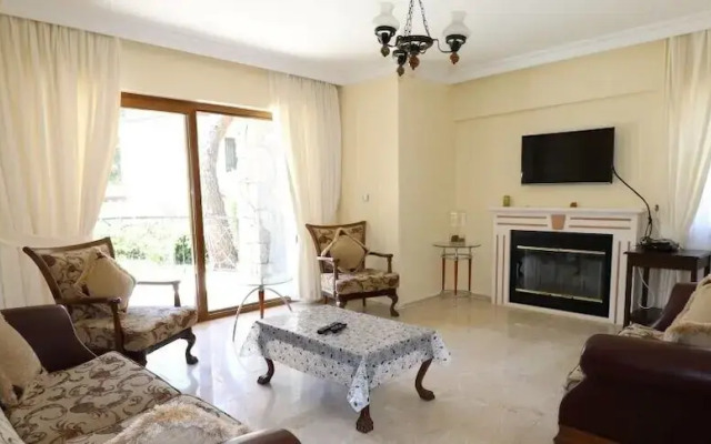 Villa AX12 by JoyLettings