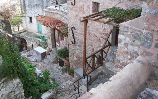 Spilia