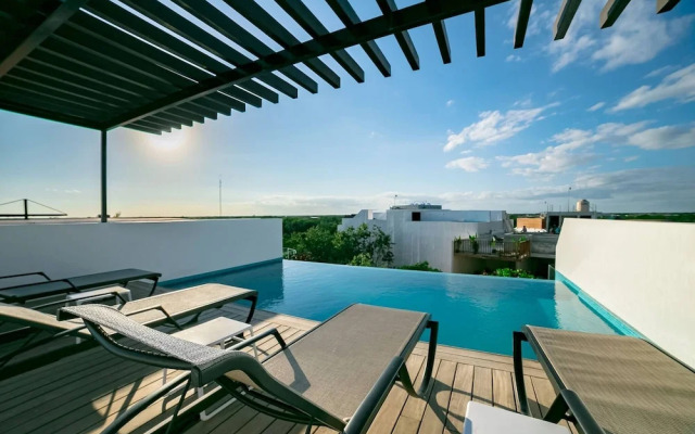 Comfortable, Spacious Penthouse- 2 Bedrooms- 7 People