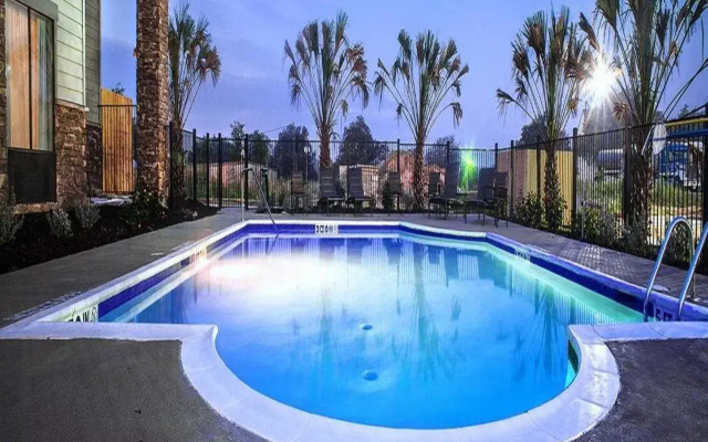 Comfort Inn & Suites