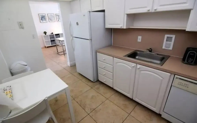 Spectacular 1 Bed 1 Bath @ Tides