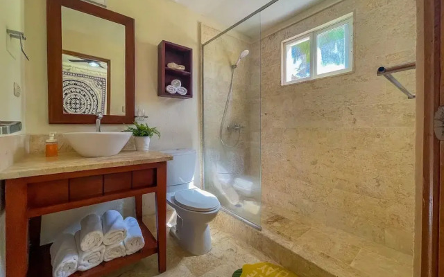Cute Apartment Only Steps From the Beach