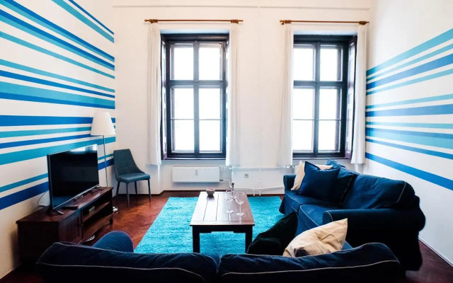 Indigo Apartment With Free Parking