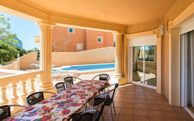 Villa Adoracion