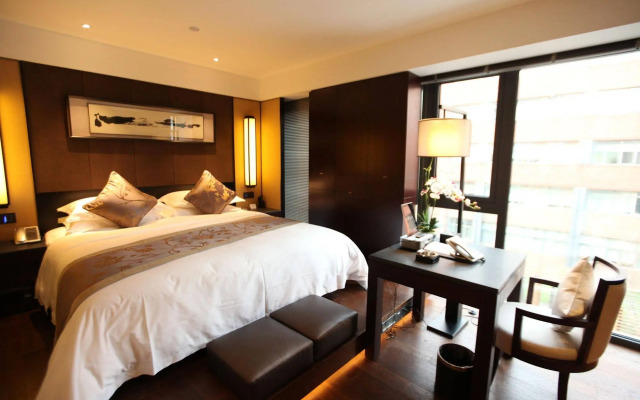 Gloria Plaza Hotel Dong Sheng