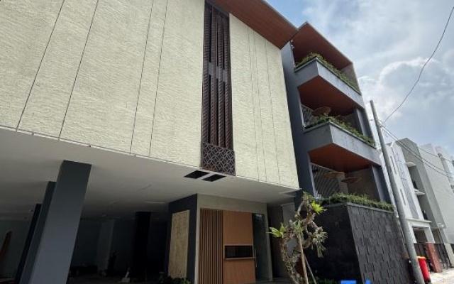 Keenan Living Seturan