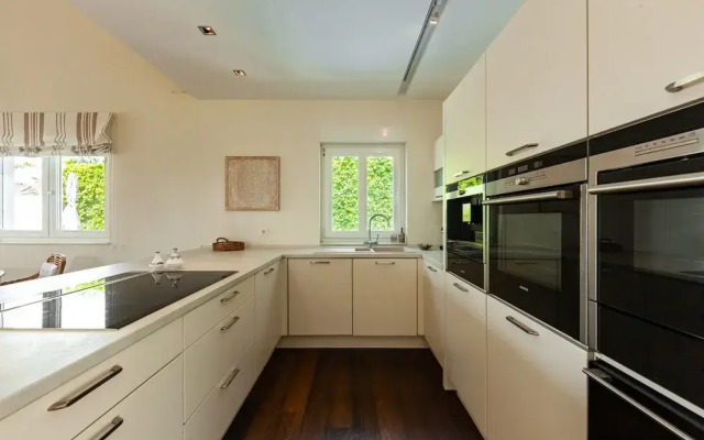 Villa in Marbella Near Beach