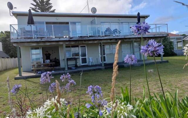 Hosts on the Coast Paradise on Pipi