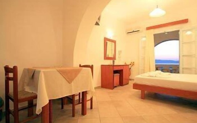 Pirgos Stelida Hotel