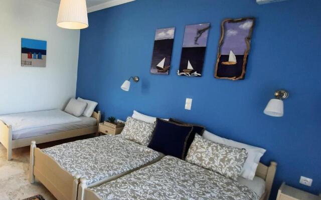 ILEKTRA Apartments Blue & Red