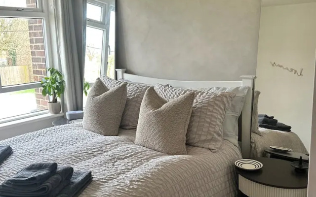 Cosy Chichester Apartment