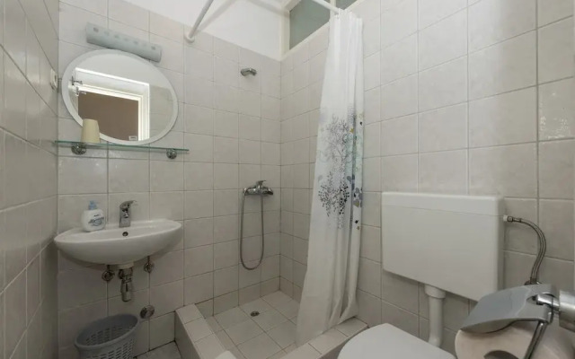 Apartment And Rooms Amenka