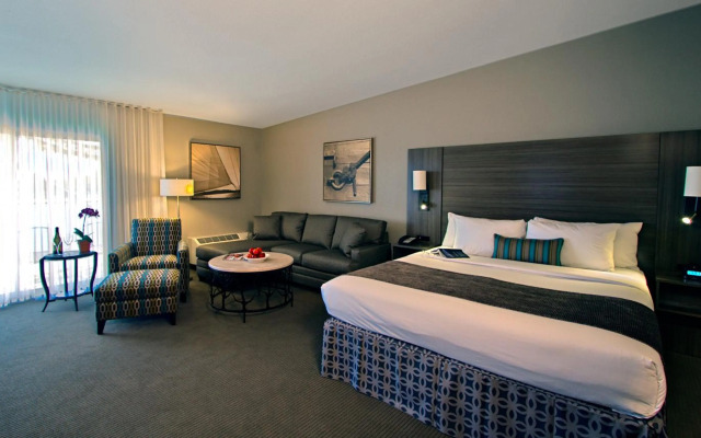 Executive Inn & Suites Embarcadero Cove