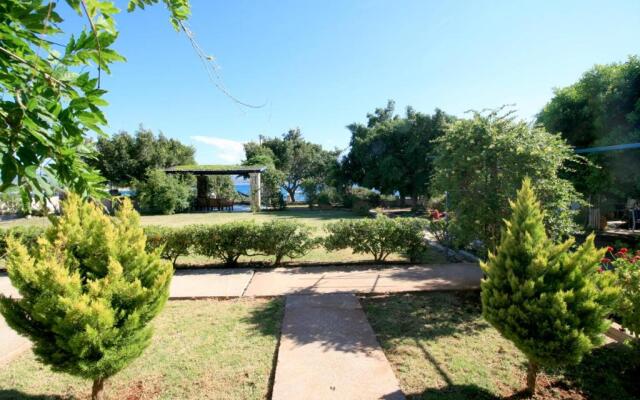 Seaside, relaxing family house with playground! Villa Lavrys 4