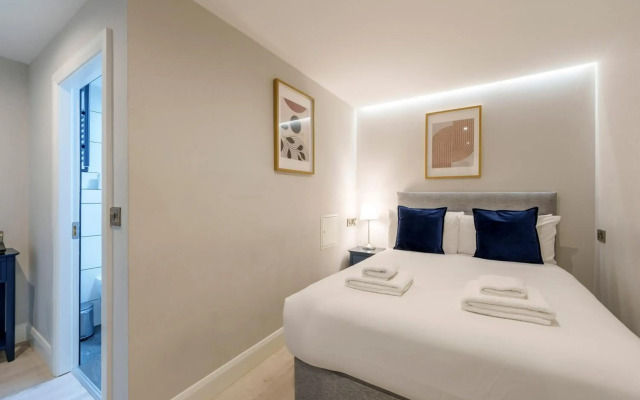 Temple Bar Lane by the KeyCollections