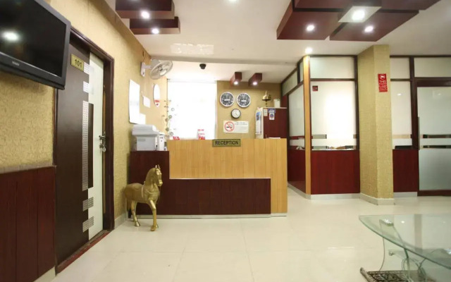 OYO 2206 Hotel Rajawat Manor