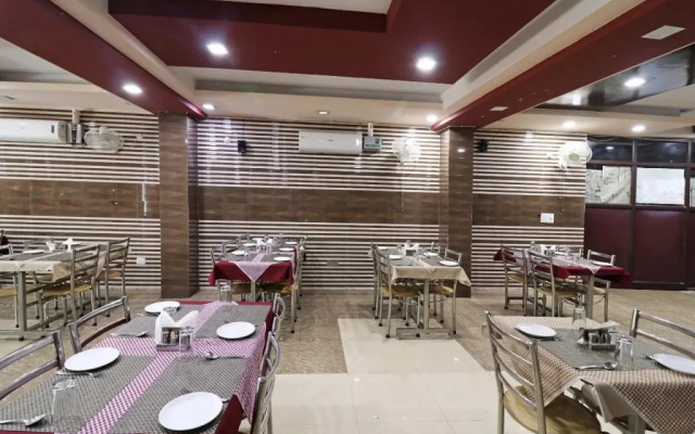 Hotel Doon 999 By OYO Rooms