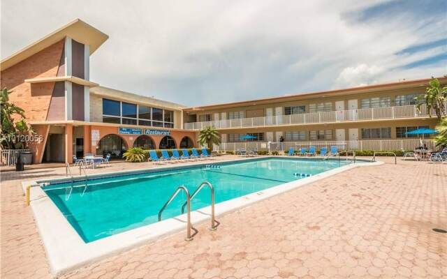 Lovely Apartment, Hallandale Beach!!!