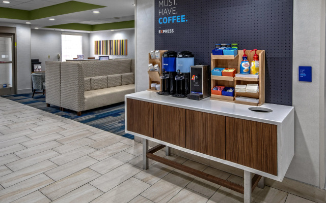 Holiday Inn Express & Suites Crossville by IHG