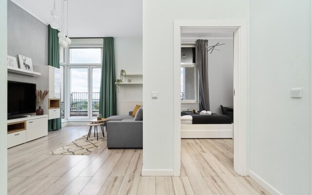 Apartment Aleja Architektów by Renters