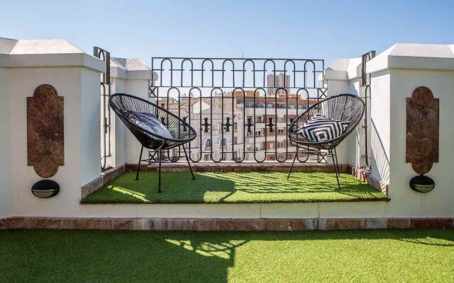 Beautiful 1bed Sleeps 6 W/terrace Heart of Madrid