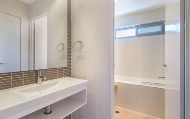 Moffat Retreat, Moffat Beach