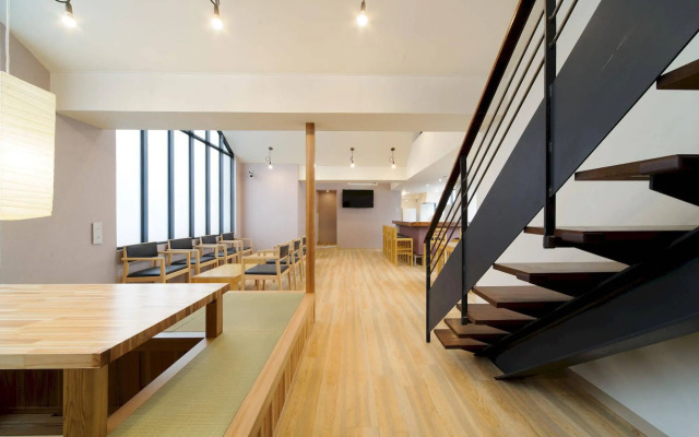 Oak Hostel Cabin